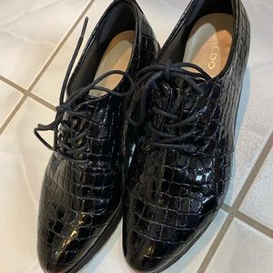 Aldo Aligator Black Patent Leather Oxfords. Size 9.